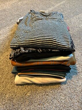 Bundle of 10 summer tops